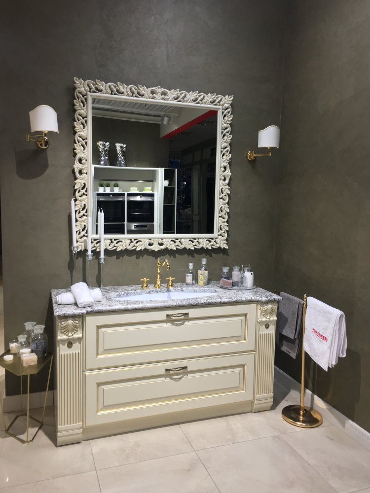 Фото Комплект мебели для ванной комнаты Scavolini Baltimora RAL1013 ORO