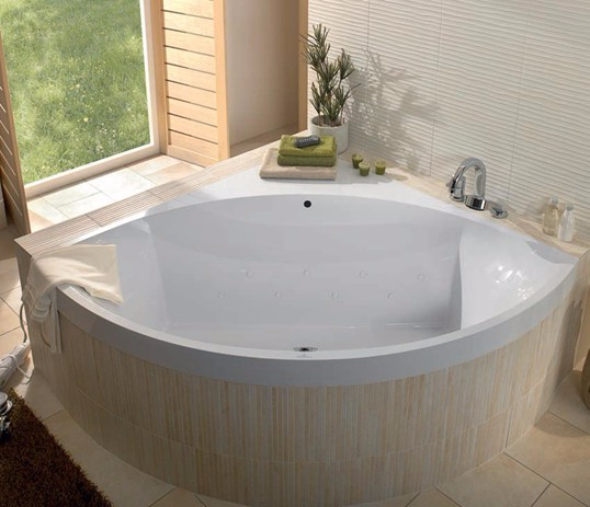 Фото Квариловая ванна Villeroy&Boch Squaro 145x145 UBQ145SQR3V-01
