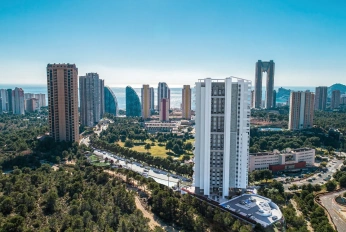 Жилой комплекс      Eagle Tower by TM