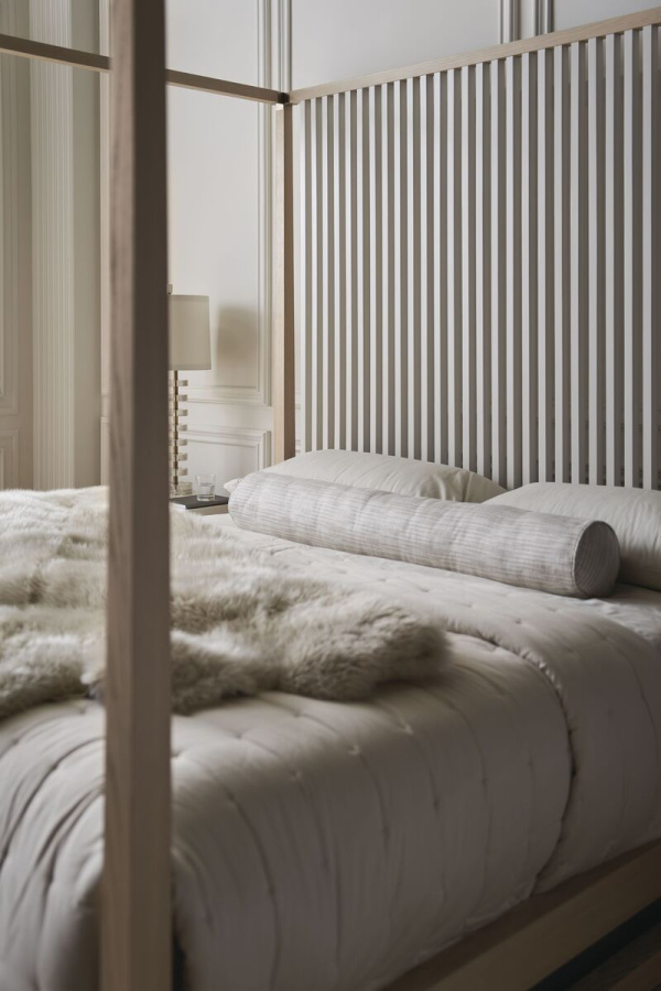 Фото Кровать Pinstripe Light (Queen Size)