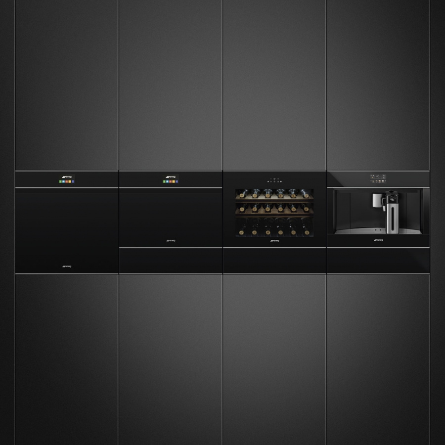 Фото Автоматическая кофемашина Smeg CMS4604NX