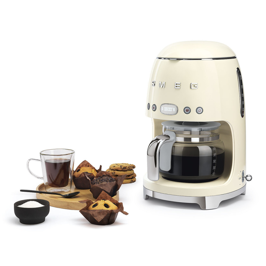 Фото Капельная кофеварка Smeg DCF02CREU