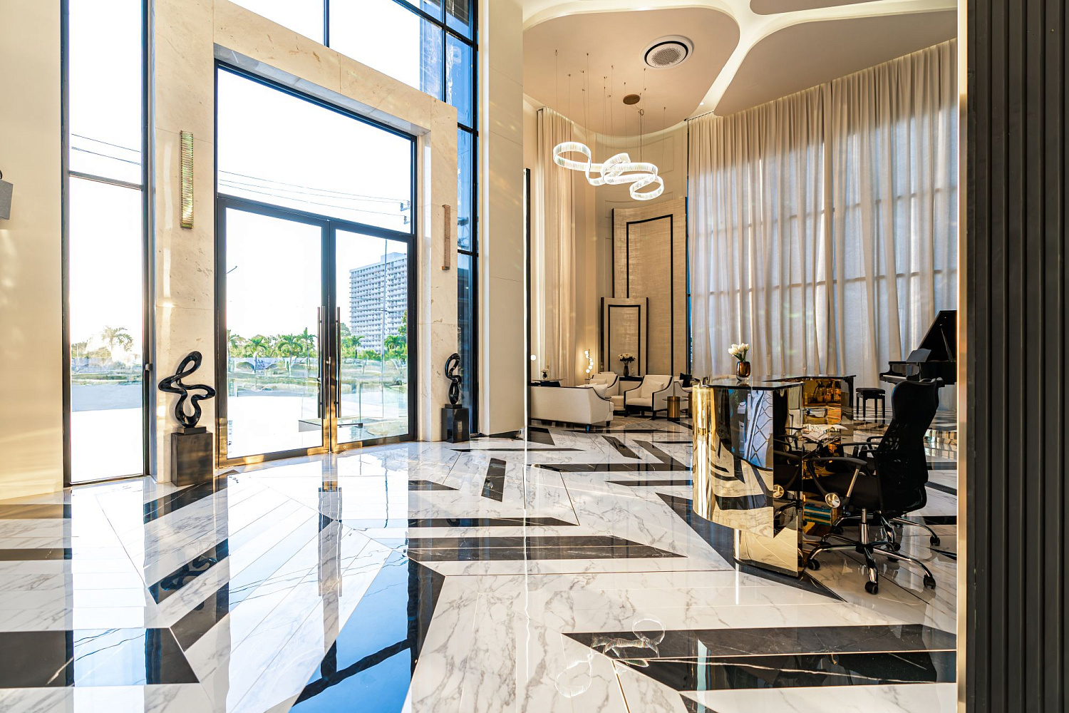 Фото Embassy Life